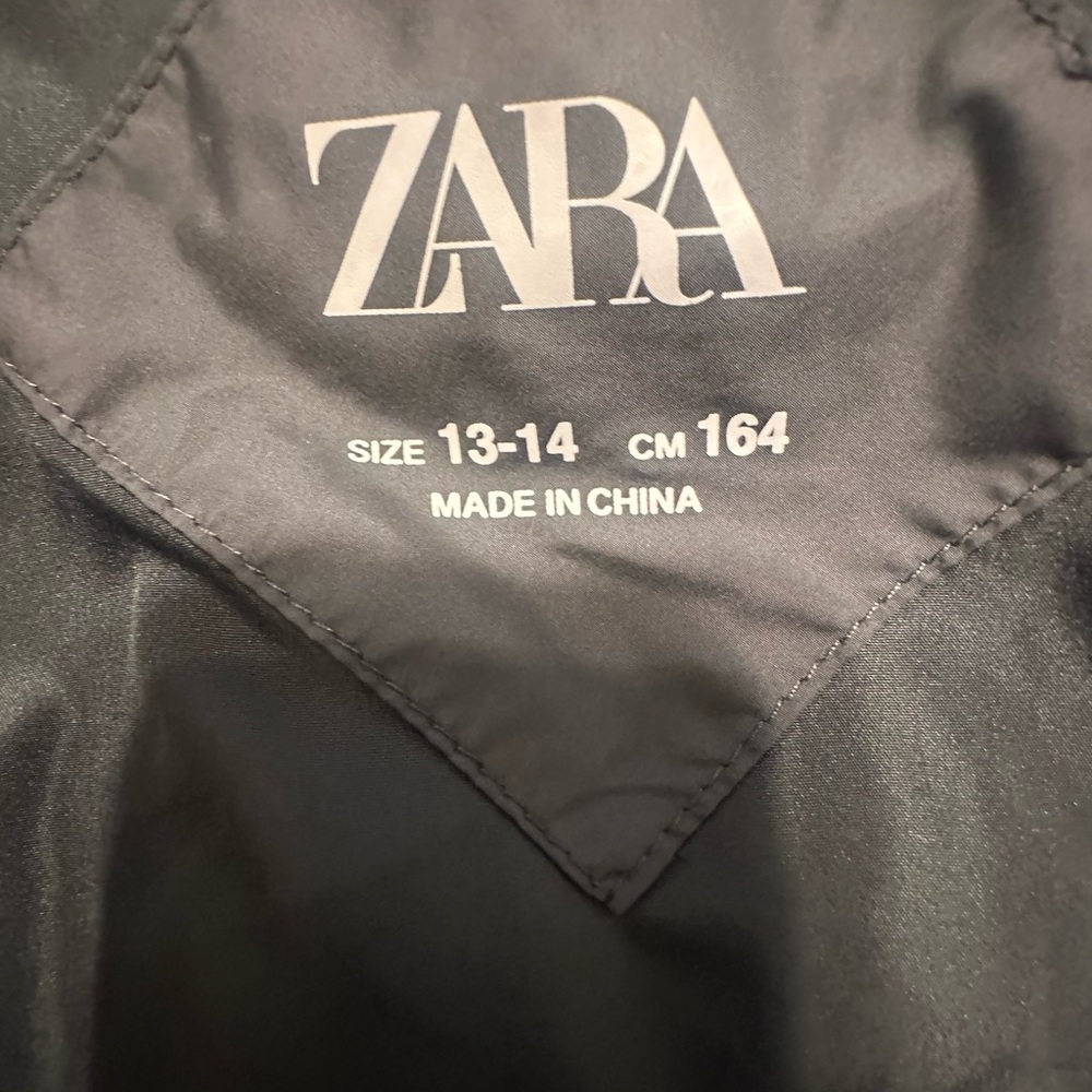 Zara Black Hooded Puffer Vest Size 13-14 - Picture 6 of 8